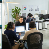 Équipe travaillant sur google ads